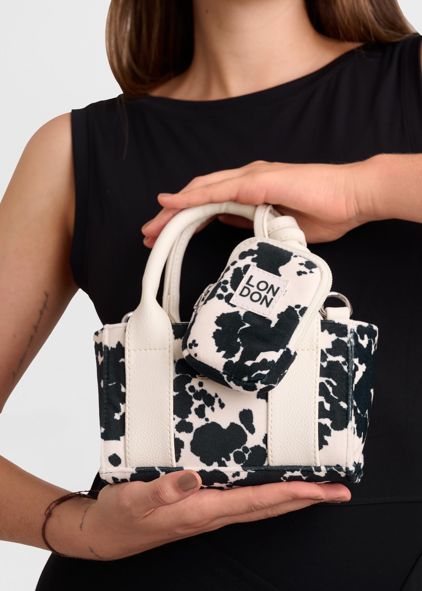 Mini Cartera Chicago Cow Negro